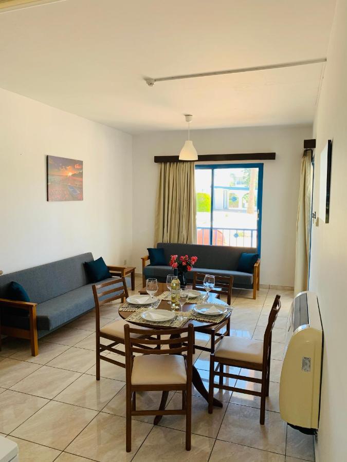 Kefalonitis Hotel Apartments Paphos Exterior foto