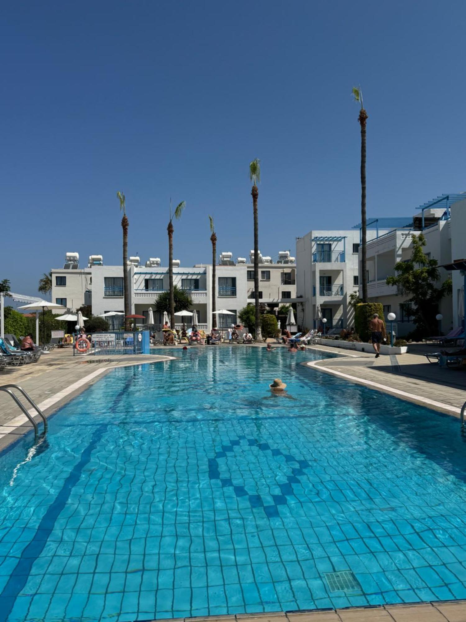Kefalonitis Hotel Apartments Paphos Exterior foto