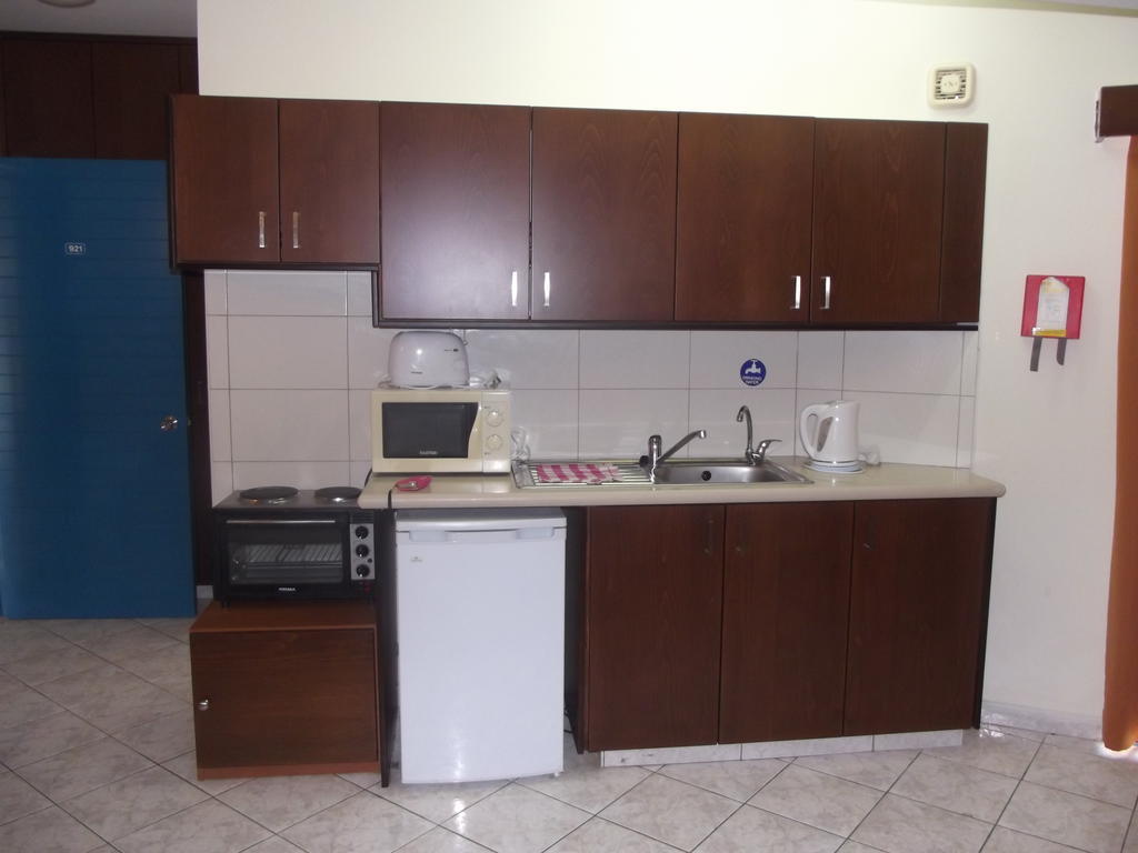 Kefalonitis Hotel Apartments Paphos Habitación foto