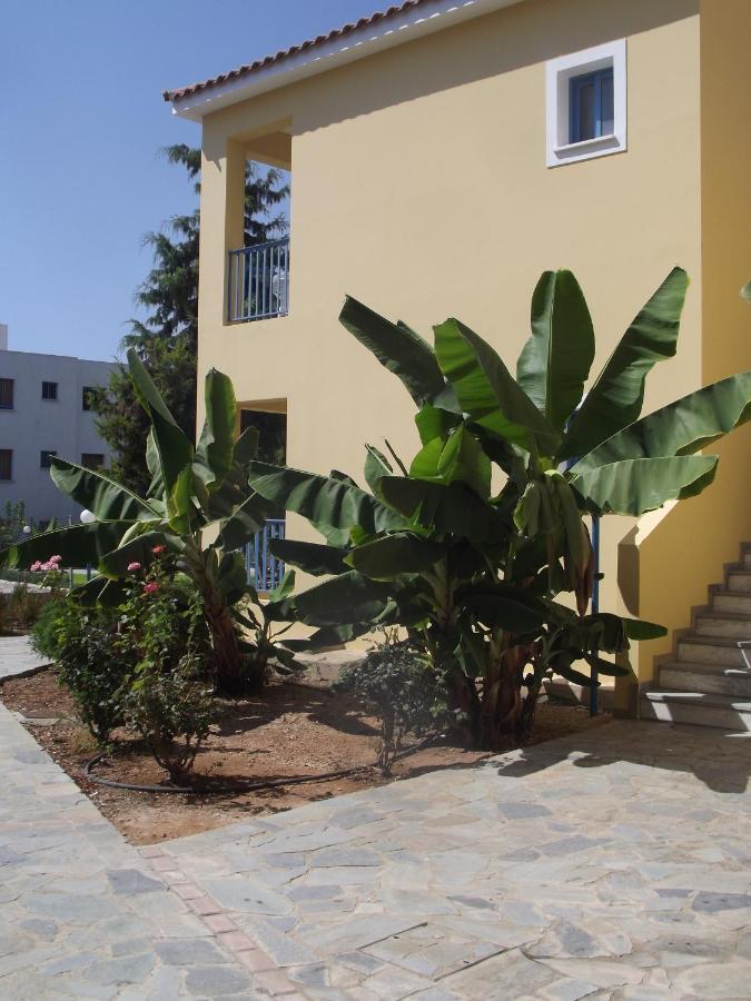 Kefalonitis Hotel Apartments Paphos Exterior foto